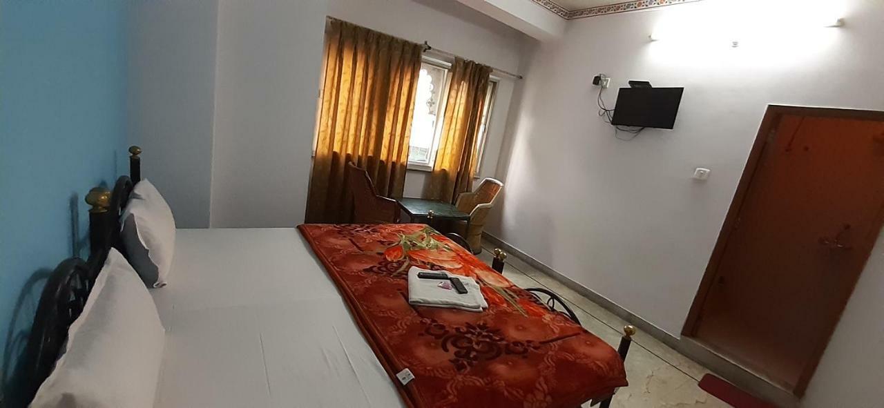 Hotel Ishwar Palace Udaipur Eksteriør billede